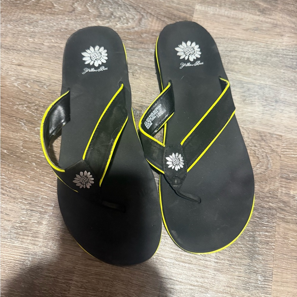 Black Flip Flop Sandals with green Trim